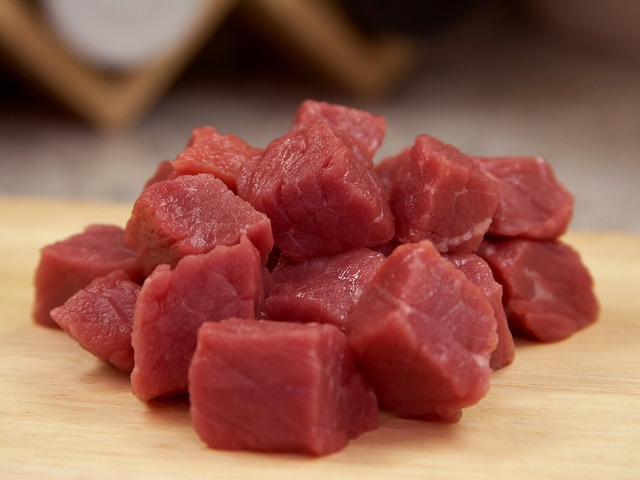 Keep Your Dog Healthy with Raw Dog Food